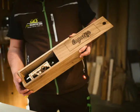 Lasersko graviranje za personalizirane izdelke