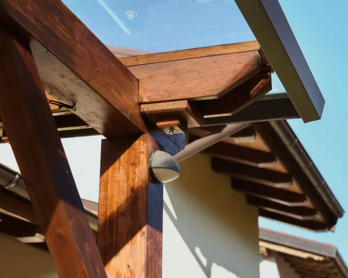 Smrekove pergola za prijetno bivanje na prostem 